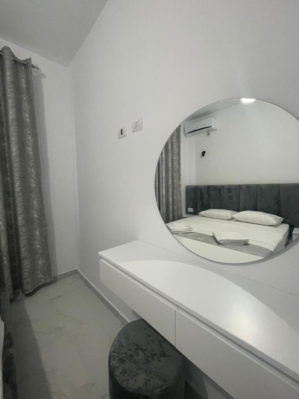 Vila Ori Ksamil Rom bilde